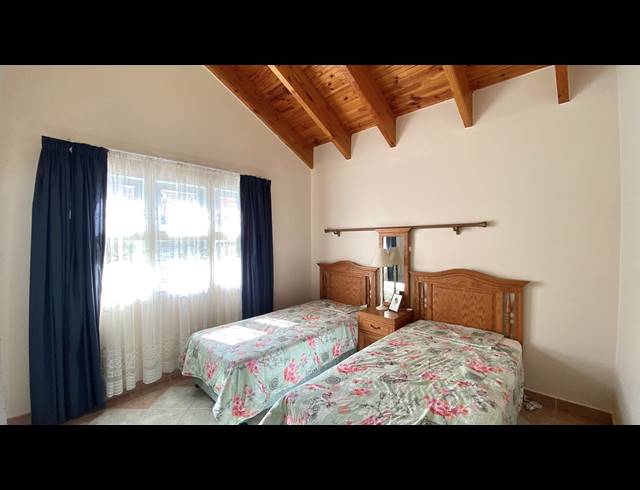 4 BEDROOM HOUSE FOR SALE IN PORT OWEN